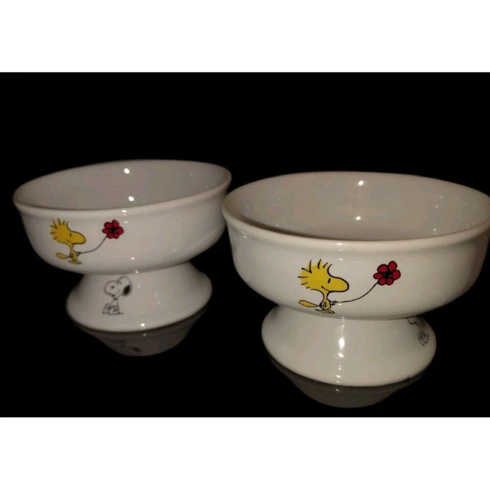 Vintage 1965 Peanuts Snoopy Woodstock Ceramic Ice Cream Pedestal Bowls Set of 2